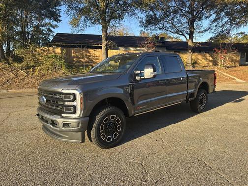 2026 Ford F-250 Platinum