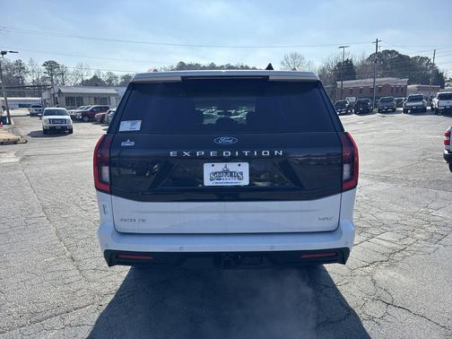 2026 Ford Expedition Max Active 4x2