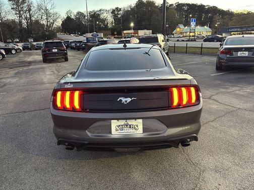 2022 Ford Mustang EcoBoost Premium