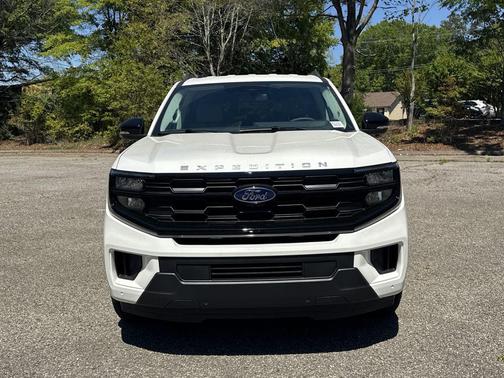 White 2026 Ford Expedition Max Active 4x4