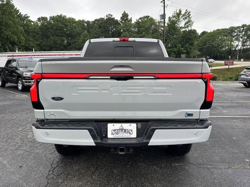 Avalanche 2023 Ford F-150 Lightning LARIAT