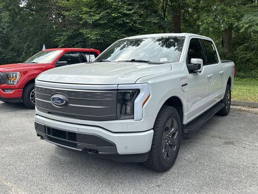 Avalanche 2023 Ford F-150 Lightning LARIAT
