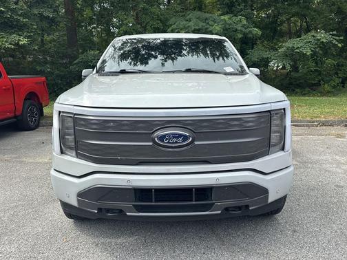 Avalanche 2023 Ford F-150 Lightning LARIAT