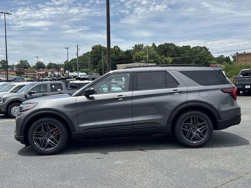 Gray Metallic 2026 Ford Explorer ST-Line