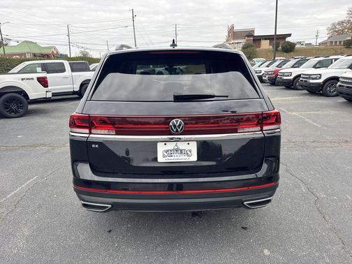 2024 Volkswagen Atlas 2.0T SE