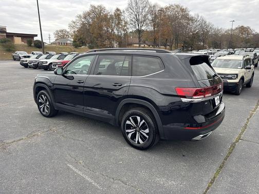 2024 Volkswagen Atlas 2.0T SE