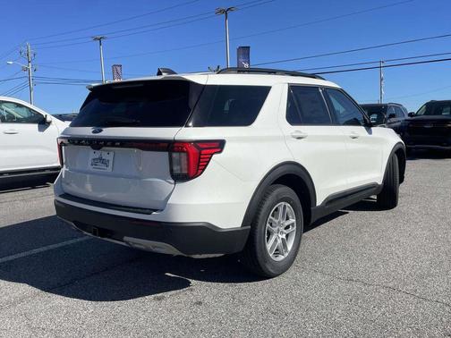 White Metallic 2026 Ford Explorer Active