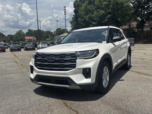 White Metallic 2026 Ford Explorer Active