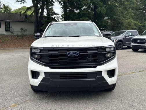 White 2026 Ford Expedition Max Active 4x2