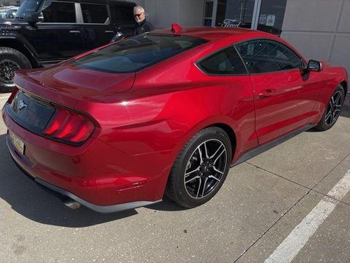 2021 Ford Mustang EcoBoost