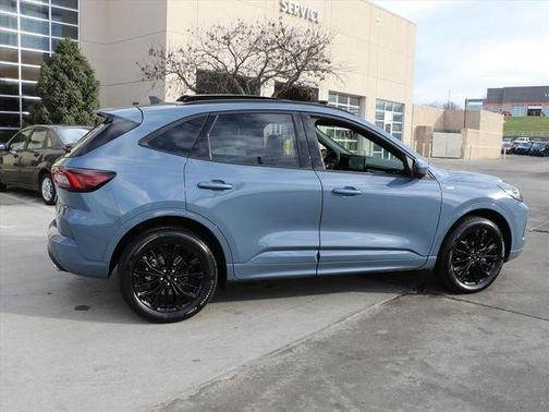 2026 Ford Escape ST-Line Elite