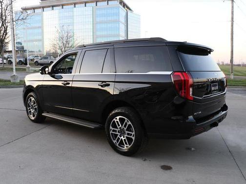 Agate Black Metallic 2025 Ford Expedition Active