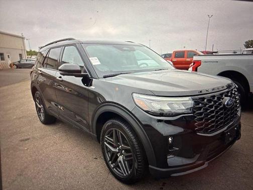 Agate Black Metallic 2025 Ford Explorer ST-Line