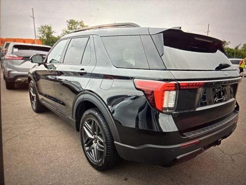 Agate Black Metallic 2025 Ford Explorer ST-Line