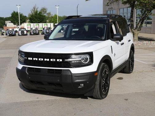 Oxford White 2026 Ford Bronco Sport Outer Banks