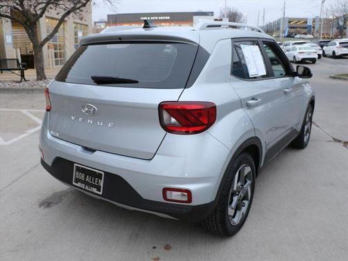2022 Hyundai VENUE SEL