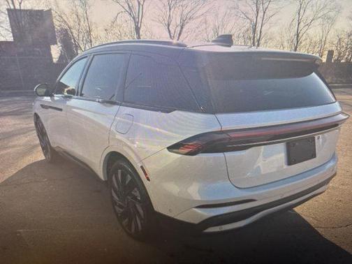 2024 Lincoln Nautilus Reserve