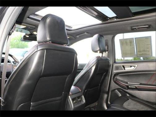 2022 Ford Edge ST Line