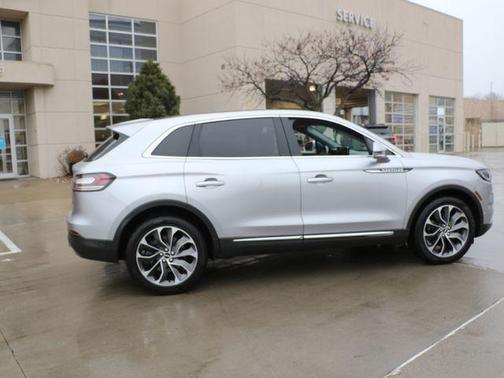 2021 Lincoln Nautilus Reserve