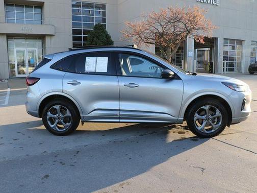 Iconic Silver Metallic 2024 Ford Escape ST-Line