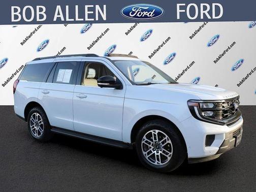 Space Silver 2025 Ford Expedition Active