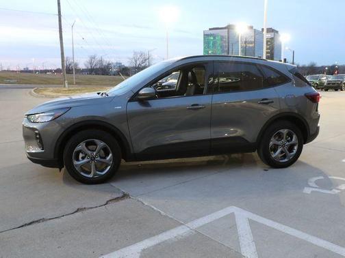 2025 Ford Escape ST-Line Select
