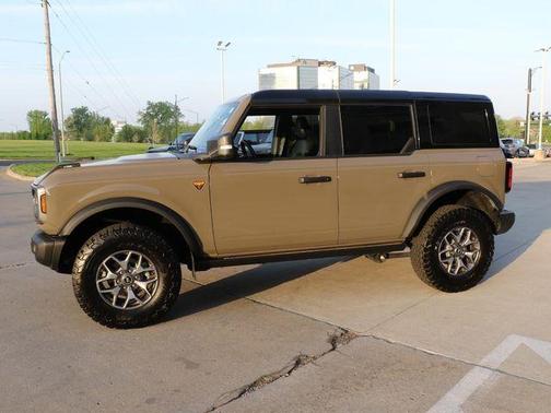 Gray 2025 Ford Bronco Badlands