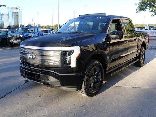 2025 Ford F-150 Lightning LARIAT