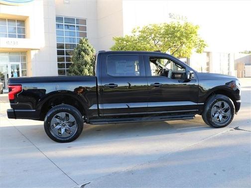 2025 Ford F-150 Lightning LARIAT