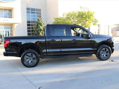 2025 Ford F-150 Lightning LARIAT