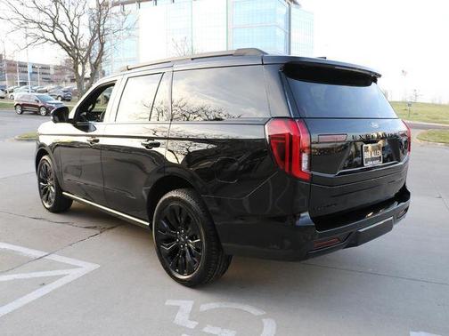 Agate Black Metallic 2025 Ford Expedition Platinum