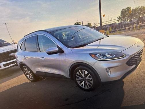 2020 Ford Escape Titanium Hybrid