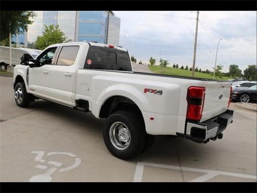 2025 Ford F-350 Lariat Super Duty