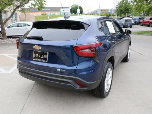 Blue Glow Metallic 2024 Chevrolet Trax LS