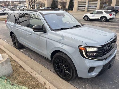 2025 Ford Expedition Max Platinum