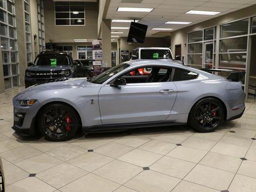 2022 Ford Shelby GT500 Base