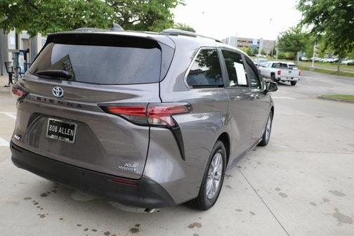 2021 Toyota Sienna XLE