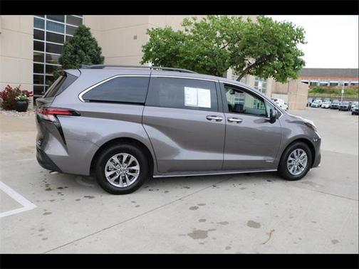 2021 Toyota Sienna XLE