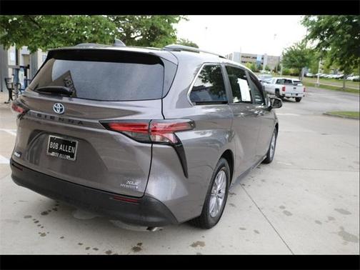 2021 Toyota Sienna XLE