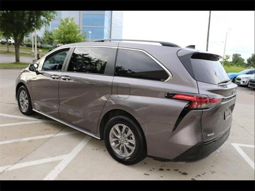 2021 Toyota Sienna XLE