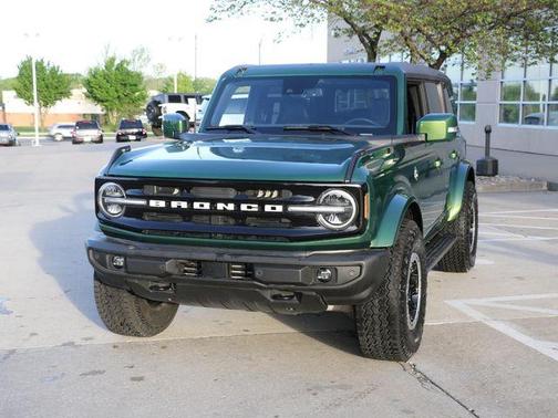 Green Metallic 2024 Ford Bronco Outer Banks
