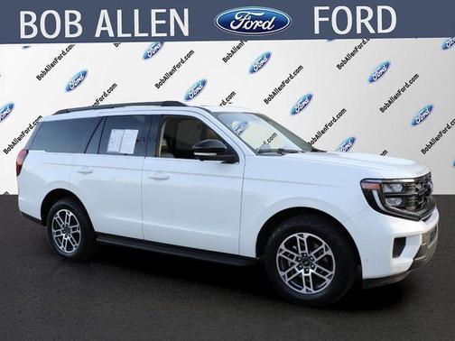 Star White 2025 Ford Expedition Active