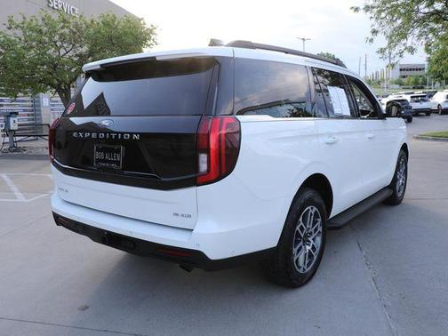 Star White 2025 Ford Expedition Active