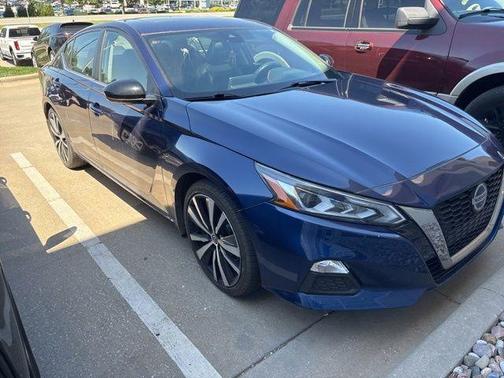 Deep Blue Pearl 2022 Nissan Altima 2.0 SR