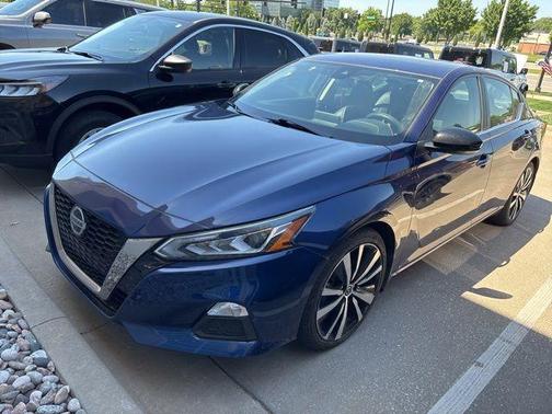 Deep Blue Pearl 2022 Nissan Altima 2.0 SR