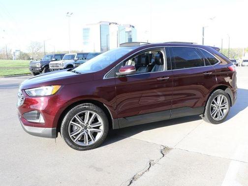 Burgundy Velvet Metallic Tinted Clearcoat 2023 Ford Edge Titanium