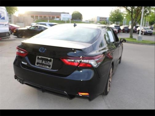 2023 Toyota Camry Hybrid SE