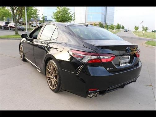 2023 Toyota Camry Hybrid SE