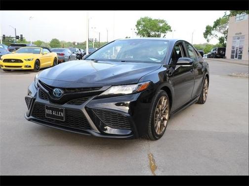 2023 Toyota Camry Hybrid SE