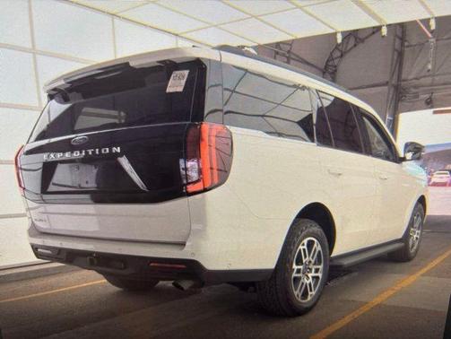 Star White 2025 Ford Expedition Active